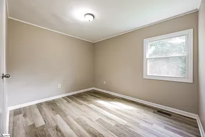 105 Short Street, Laurens, SC 29360 - Photo 4