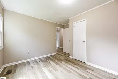 105 Short Street, Laurens, SC 29360 - Photo 14