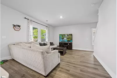 31 Cavell Drive, Greenville, SC 29607 - Photo 6