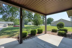 443 Mandys Meadow Dr, Inman, SC 29349 - Photo 2