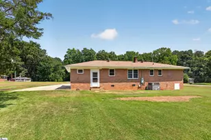 242 Sherwood Dr, Belton, SC 29627 - Photo 6