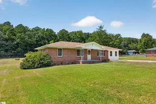 242 Sherwood Dr, Belton, SC 29627 - Photo 2