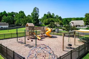 606 Summitbluff Dr, Greenville, SC 29617 - Photo 32