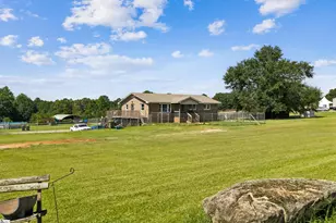 1055 Little Mountain Rd, Wellford, SC 29385 - Photo 2