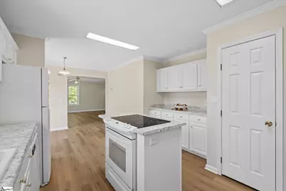 425 Roe Road, Greenville, SC 29611 - Photo 14