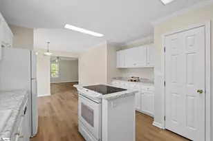 425 Roe Rd, Greenville, SC 29611 - Photo 14