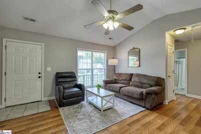 300 E Myles Lane, Spartanburg, SC 29303 - Photo 4