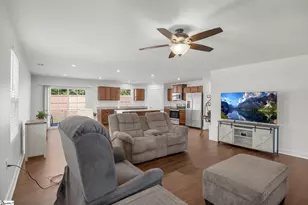 664 Hardwood Dr, Boiling Springs, SC 29316 - Photo 6