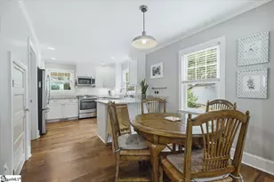 8 Charlotte St, Greenville, SC 29607 - Photo 12
