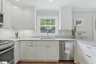 8 Charlotte St, Greenville, SC 29607 - Photo 10