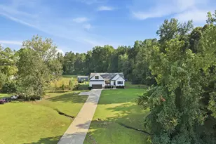 357 Beaver Dam Rd, Gaffney, SC 29341 - Photo 2