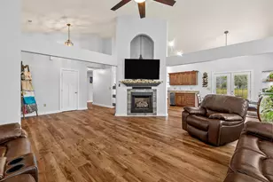 136 Manor House Ln, Chesnee, SC 29323 - Photo 2