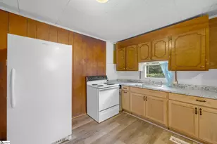 1002 Bowman Ave, Anderson, SC 29625 - Photo 10