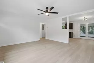 211 Elaine Ave, Taylors, SC 29687 - Photo 8