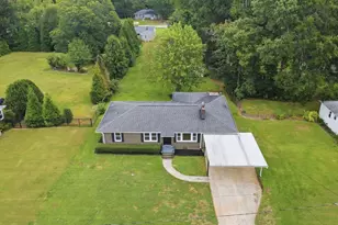 211 Elaine Ave, Taylors, SC 29687 - Photo 2