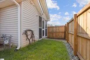 14 Hillside Glen Dr, Greer, SC 29650 - Photo 6