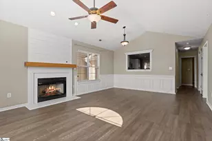 14 Hillside Glen Dr, Greer, SC 29650 - Photo 2