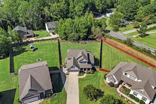 433 Golden Amber Ln, Greer, SC 29651 - Photo 2