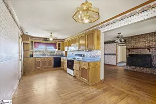 4594 Jug Factory Rd, Greer, SC 29651 - Photo 8
