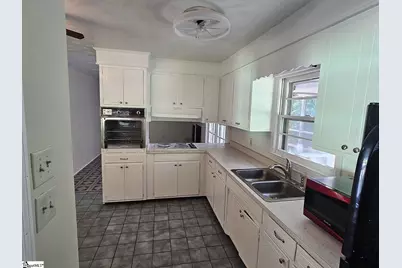 740 Kenmore Drive, Spartanburg, SC 29303 - Photo 2