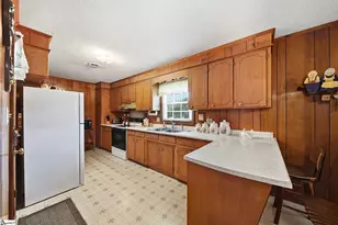 108 Scenic Cir, Boiling Springs, SC 29316 - Photo 6