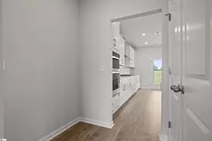 555 Hydrangea St, Seneca, SC 29678 - Photo 6
