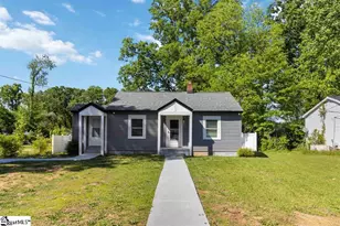 809 E Ferguson St, Clinton, SC 29325 - Photo 1