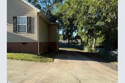 211 Wildwood Drive, Greer, SC 29651 - Photo 4