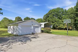 215 Thompson Rd, Taylors, SC 29687 - Photo 2