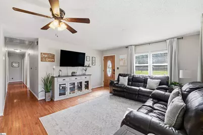 215 Thompson Road, Taylors, SC 29687 - Photo 6
