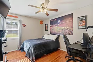 215 Thompson Rd, Taylors, SC 29687 - Photo 12