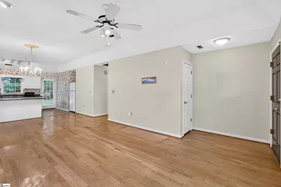 366 W Pointe Drive, Spartanburg, SC 29301 - Photo 8
