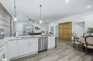6 7th St, Greenville, SC 29611 - Photo 14