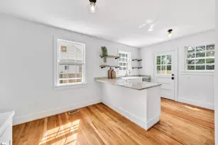 14 Tabor St, Greenville, SC 29609 - Photo 10