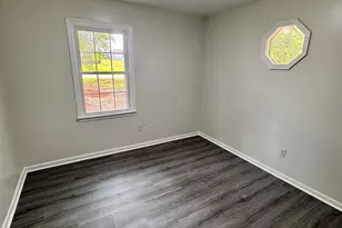 307 Westminster Ave, Laurens, SC 29360 - Photo 24