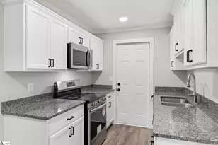 401 Fair St, Greenville, SC 29609 - Photo 8