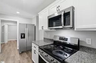 401 Fair St, Greenville, SC 29609 - Photo 10
