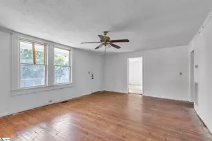 27 11th St, Greenville, SC 29611 - Photo 4