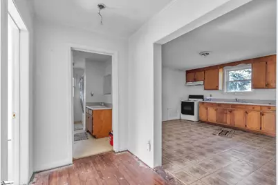 27 11th Street, Greenville, SC 29611 - Photo 8