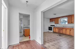 27 11th St, Greenville, SC 29611 - Photo 8