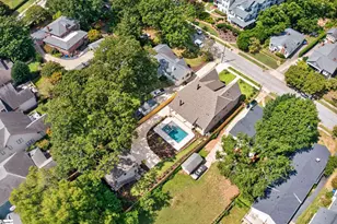 16 E Augusta Pl, Greenville, SC 29605 - Photo 48