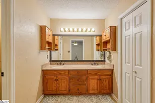 404 Cresthaven Dr, Boiling Springs, SC 29316 - Photo 24
