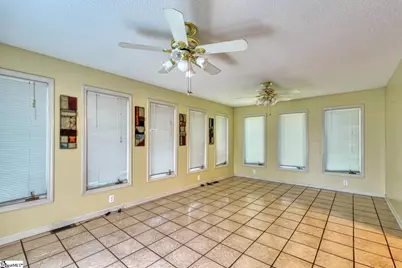 404 Cresthaven Drive, Boiling Springs, SC 29316 - Photo 12