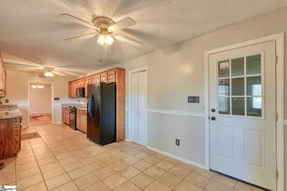 404 Cresthaven Drive, Boiling Springs, SC 29316 - Photo 16