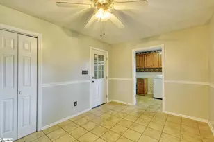 404 Cresthaven Dr, Boiling Springs, SC 29316 - Photo 18