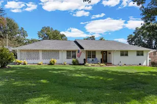 400 Lake Forest Dr, Spartanburg, SC 29307 - Photo 1