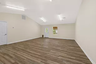 2001 Glennwood Hills Dr, Spartanburg, SC 29307 - Photo 10