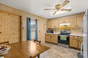 10 Hollywood St, Inman, SC 29349 - Photo 6