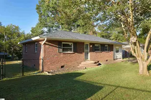 112 Lynn St, Greer, SC 29651 - Photo 2
