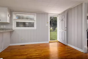 112 Lynn St, Greer, SC 29651 - Photo 4